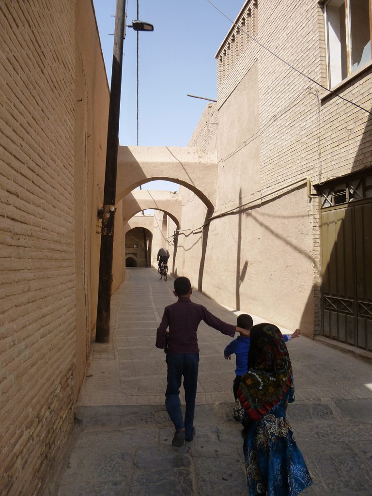 Yazd and water. Foto by Irit Eguavoen